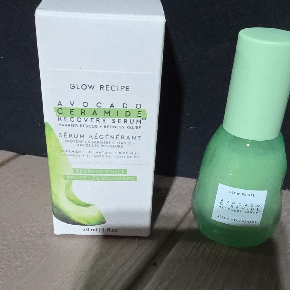 Glow Recipe Avocado Ceramide Recovery Serum - Light Green
